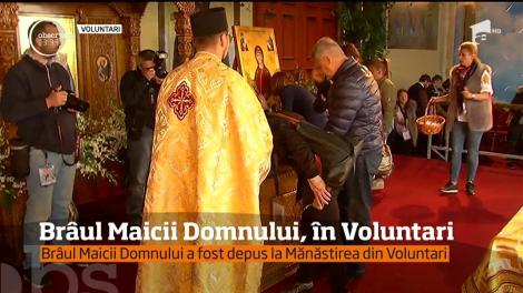 Mii de credincioşi au umplut curtea Mănăstirii din Voluntari, acolo unde au fost depus unn fragment din moaştele Sfântului Stelian, ocrotitorul copiilor