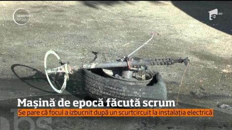 Un autoturism de epocă, fabricat în anii '60, s-a făcut scrum aseară, în Piatra-Neamţ