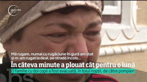 În câteva minute a plouat cât pentru o lună! Apele au făcut ravagii în trei judeţe din Moldova