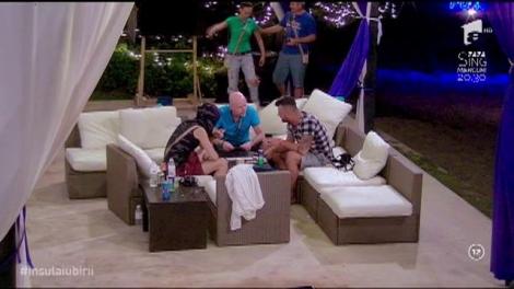 Înnebunit de gelozie, Aurel reacționează violent! O jignește pe Nicoleta, de față cu toată lumea: "Băi, ce față are femeia asta! Nu te-aş lua nici dacă mi-ai da bani"