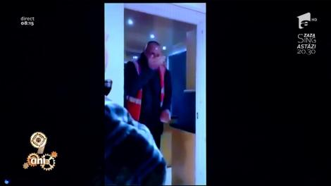 Smiley News: Cea mai amuzantă farsă. L-au făcut să se lovească singur peste cap!