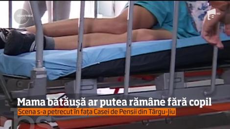 Femeia care şi-a bătut cu sălbăticie şi şi-a muşcat băiatul de 13 ani pentru că nu era olimpic la 5 materii, ar putea rămâne fără el