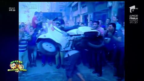 Smiley News: Zarvă mare! Dansul scuterului, în India