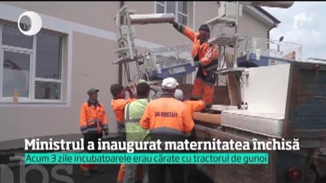 Maternitatea cu incubatoarele pentru bebeluşi cărate cu tractorul a fost inaugurată