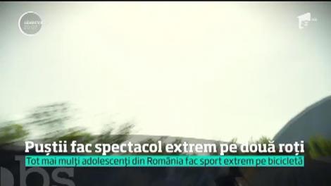 Puştii care fac spectacol pe biciclete