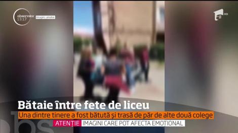 Noi Imagini scandaloase surprinse lângă o școală din România. Trei fete se bat fără milă!