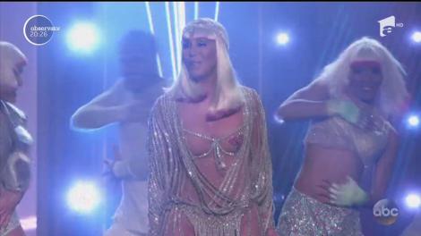 Cher, frumusețe fără vârstă. Mai mult dezbrăcată decât îmbrăcată, cu un trup perfect, vedeta de 71 de ani a demonstrat că nu există legătură între carismă şi vârstă