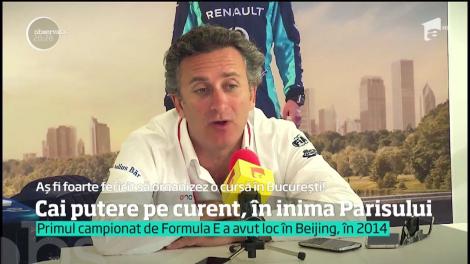 Au încins motoarele de sute de cai putere, însă nu s-a auzit aproape niciun zgomot. Cursa maşinilor electrice din inima Parisului