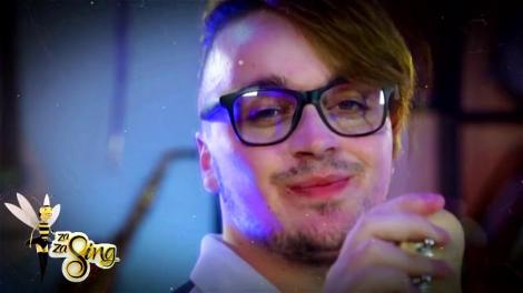 "Ghiceşte ce lipseşte". Florin Rămulescu cânta piesa "E frumoasă foc" a trupei Parlament