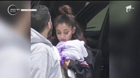 Ariana Grande a ajuns acasă. Primele imagini cu vedeta, în lacrimi, după atacul din Manchester. Familia și iubitul artistei o ajută să treacă peste tragicul eveniment