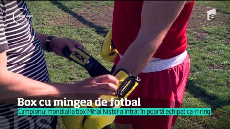 Box cu mingea de fotbal. Campionul mondial Mihai Nistor a intrat în poarta unei echipe din Liga a III-a echipat ca-n ring!