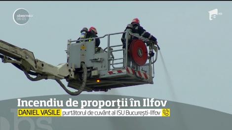 Incendiu violent la un depozit din Ilfov. Pagubele sunt foarte mari