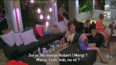 Ei sunt primii care au ieșit. O ispită și o concurentă, la o plimbare romantică împreună!