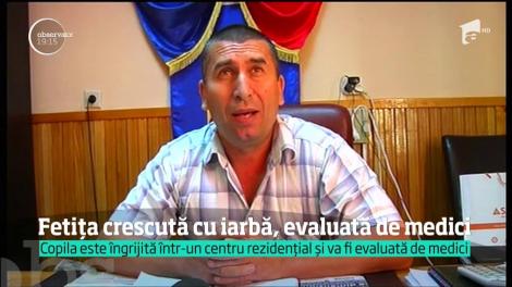 Detalii uluitoare despre fetiţa de 14 ani crescută cu iarbă şi bătaie de propria mamă!