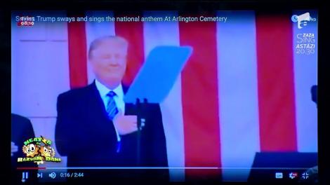 Smiley News: Ce face Donald Trump când aude imnul eroilor? Ține ritmul cu bătăi ușoare cu mână poziționată la inimă!