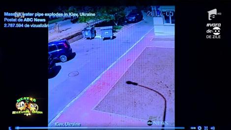 Smiley News: Conductă de apă, explozie uriașă pe un bulevard din în Ucraina