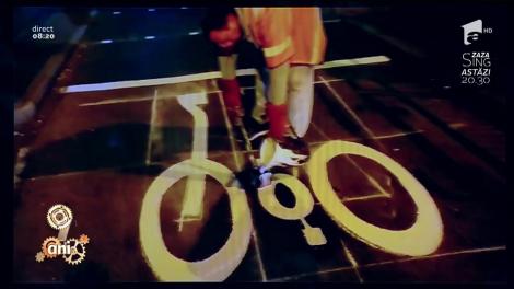 Smiley News: Pictorul trotuarelor le sare în ajutor bucucliștilor