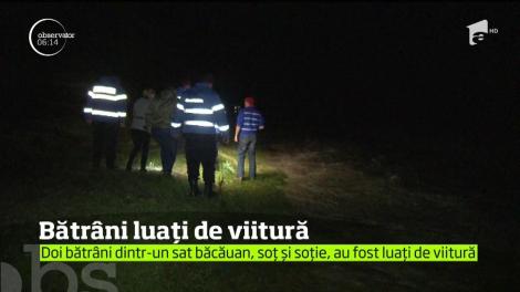 Sătenii sunt îngroziți, după ce au găsit calul mort şi căruţa făcută praf! Doi bătrâni, soţ şi soţie, au fost luaţi de viitură