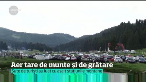 În minivacanța de Rusalii, sute de turiști au luat cu asalt stațiunile montane