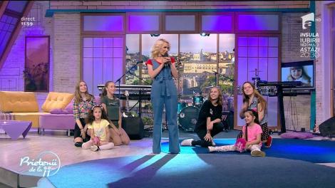 Amna ne-a adus un colț de "Copilărie" în suflet și o lacrimă în privire. Dacă îți este dor de vremurile demult apuse, atunci piesa ei te va emoționa