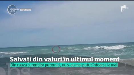 Scene dramatice la Eforie, unde doi copii, dar şi cei trei salvamari care încercau să-i scoată din apă au fost la un pas să moară înecaţi