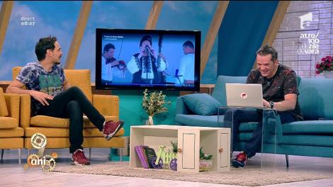 Smiley News: Ghiţă Groza - cântă la două fluiere cu urechile şi nasul