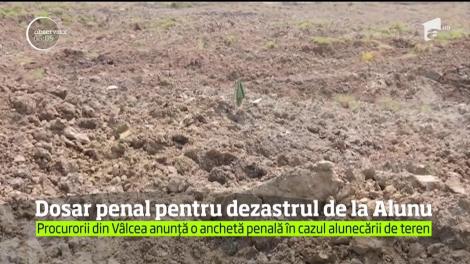 Dezastrul de la Alunu ia proporţii, după ce ultima casă aflată în calea haldei de steril a fost distrusă