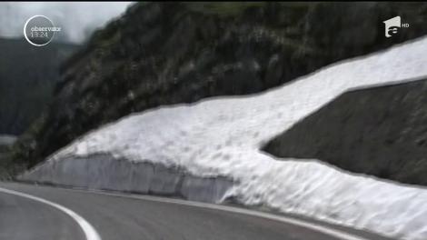 Ciculaţia pe Transfăgărăşan se redeschide, pe un tronson dificil. Este interzisă circulația, în timpul nopții, aici!