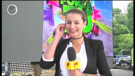 Este petrecere mare la malul mării. Forza Zu este pe Plaja Modern din Constanţa