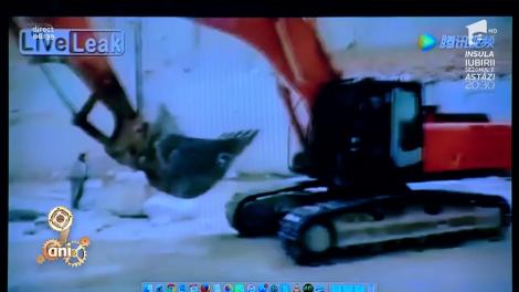 Smiley News: Kendama cu escavatorul