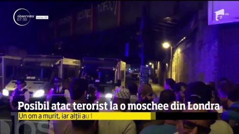 O maşină a lovit un grup de pietoni la o moschee din Londra. Un mort şi opt răniţi, în urma coliziunii de la moscheea Finsbury Park