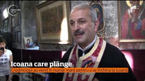 O icoană a Sfintei Parascheva lăcrimează de două zile la Târgoviște