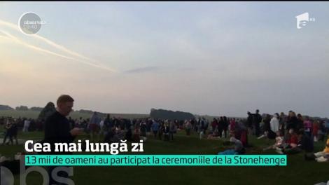 Solstiţiul de vară a fost sărbătorit de mii de oameni, potrivit tradiţiei, la Stonehenge