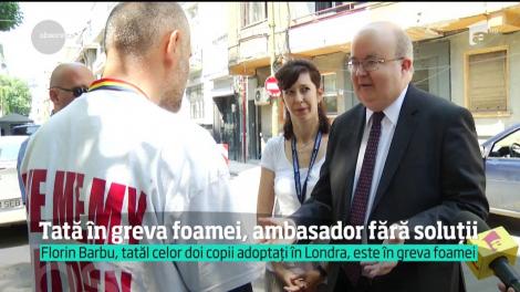 Florin Barbu, tatăl celor doi copii adoptați de un cuplu de gay din Marea Britanie, este în greva foamei