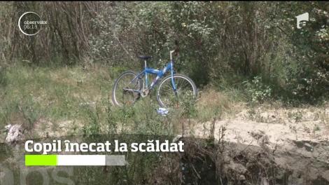 Un copil de 15 ani din Mehedinţi nu a fost la fel de norocos. Şi-a găsit sfâşitul în râul Topliţa.