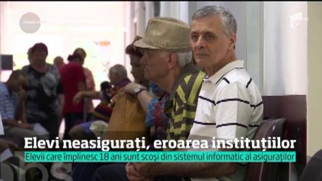 Elevii care împlinesc 18 ani sunt scoși din sistemul informatic al asiguraților
