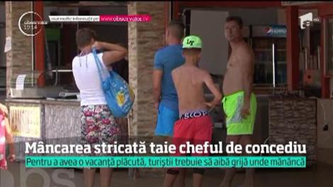 Nereguli grave pe litoral. Mâncarea stricată taie cheful de concediu