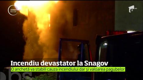 Incendiu devastator în Snagov. Pompierii s-au luptat mai bine de două ore cu flăcările uriaşe