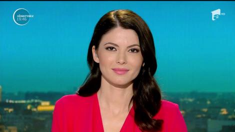 Gorila dansatoare din piscină, vedetă pe internet