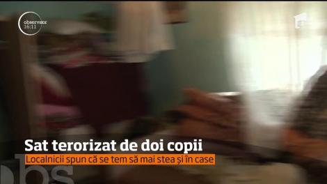 O localitate din judeţul Bacău este terorizată de doi hoţi de 12 şi 13 ani, cărora nimeni nu le poate face nimic pentru că sunt minori