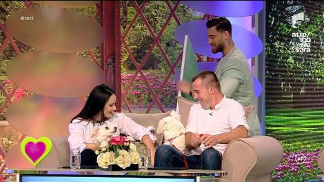 Robert Popescu, speriat de doi cățeluși. Sexy ispita de la "Insula Iubirii" a dat înapoi, în fața unor animăluțe drăgălașe: "Eu aș vrea să nu am probleme cu ei"