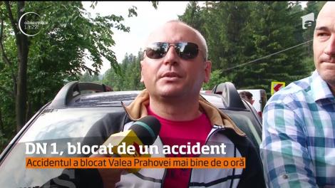 Valea Prahovei a fost complet blocată de un accident de circulaţie
