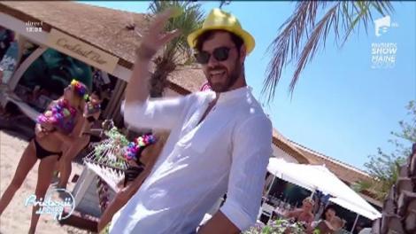 Sfaturi de la Adina Buzatu pentru ținuta de plajă