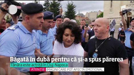 O actriţă din Cluj-Napoca a fost luată cu forţa de jandarmi de mitingul care susţinea familia tradiţională