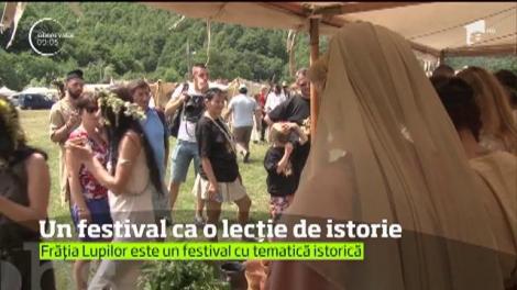 Un festival ca o lecţie de istorie la poalele munților Orăștie