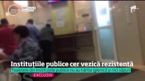 Rom&acirc;nia, lumea a treia! Imagini dezolante cu toaletele din unele insituții publice