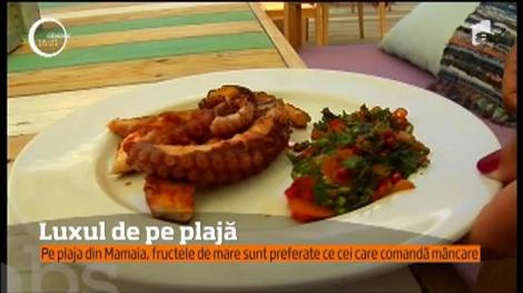 Luxul de pe plajă. Weekendul canicular care tocmai s-a încheiat a provocat o invazie de turişti pe litoral