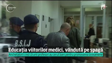 Mai mulţi profesori de elită de la Facultatea de Medicină sunt acuzaţi de corupţie!
