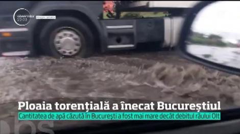Ploaia torențială a înecat Bucureștiul. Precipitațiile au fost echivalentul revărsării lacului Herăstrău de șapte ori!