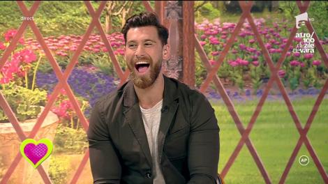 Ea este noua iubita a lui Robet Popescu, asistentul sexy al Mirelei Vaida! Cei doi s-au sărutat în direct!